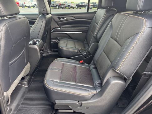 Used 2026 Chevrolet Traverse High Country w/ LPO, Floor Liner Package AWD/4WD image 6