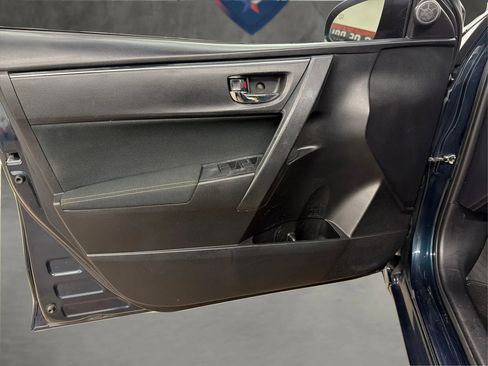 Used 2018 Toyota Corolla LE FWD image 31