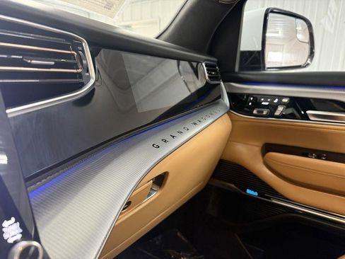 Used 2022 Jeep Grand Wagoneer Series III w/ Rear Seat Video Group 1 image 21