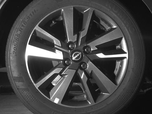 Used 2025 Nissan Versa SV image 15