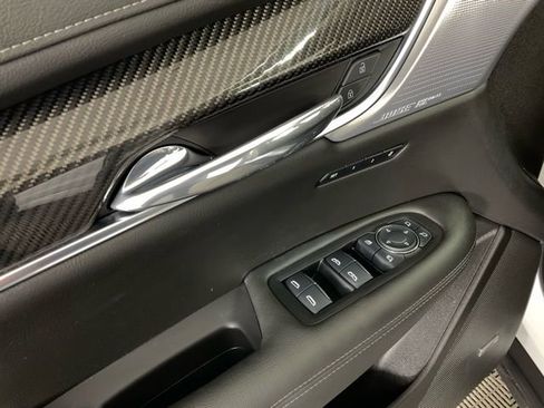 Used 2023 Cadillac XT6 Sport w/ Technology Package image 24