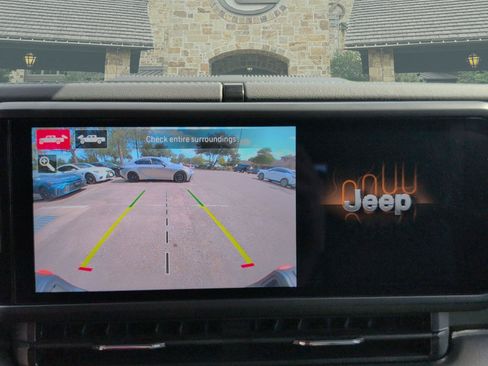 Used 2025 Jeep Gladiator Mojave AWD/4WD image 12