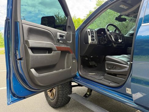 Used 2018 GMC Sierra 1500 SLT w/ SLT Premium Package AWD/4WD image 12
