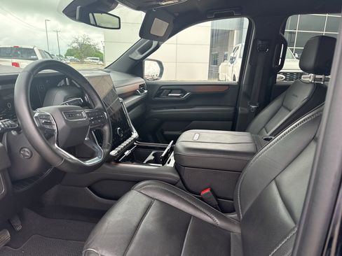 Used 2025 GMC Yukon Denali image 9