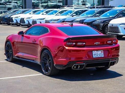 Used 2019 Chevrolet Camaro LT RWD image 4
