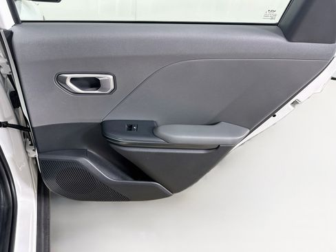Used 2025 Kia K4 FWD image 28