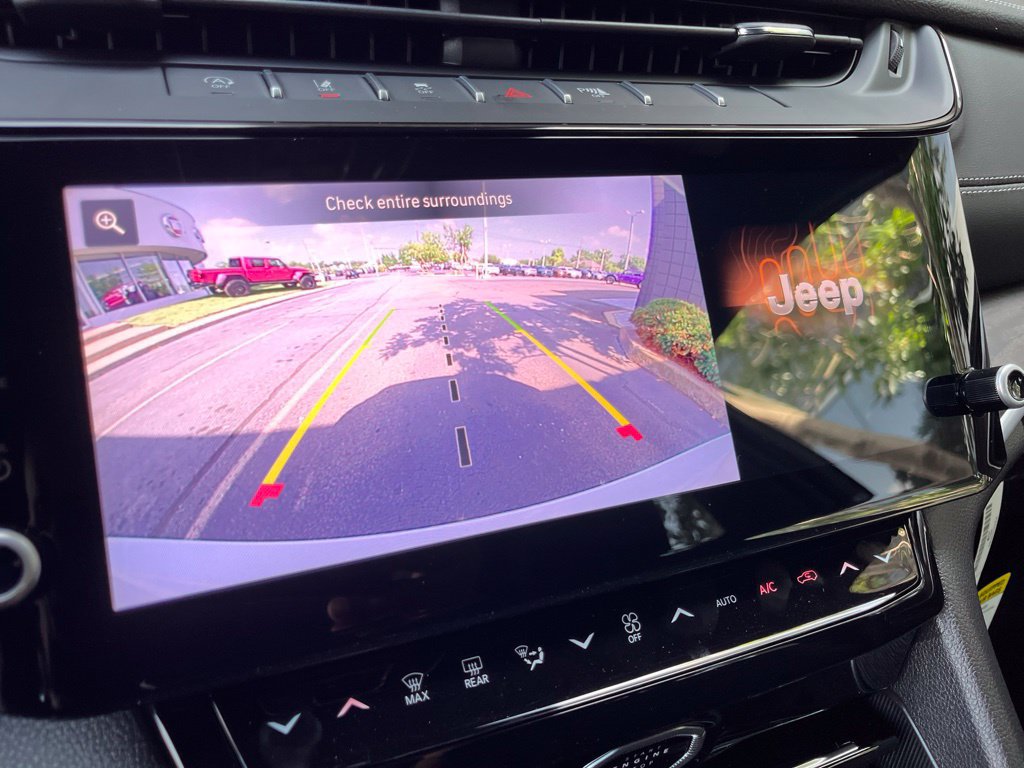 New 2026 Jeep Grand Cherokee Altitude AWD/4WD image 32