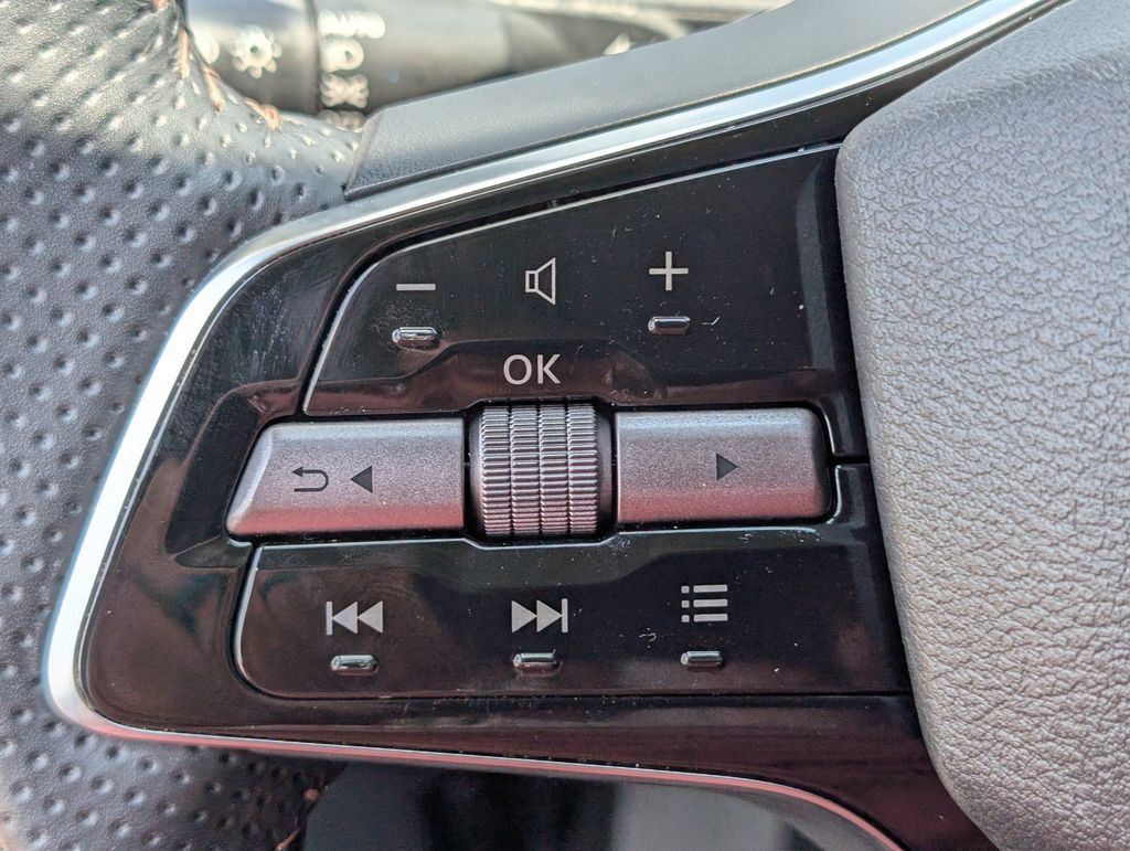 Certified 2023 Nissan Ariya FWD image 19