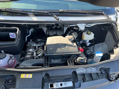 Used 2024 Mercedes-Benz Sprinter 2500 image 19