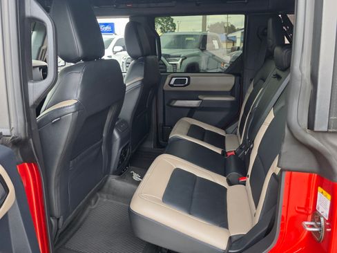 Used 2023 Ford Bronco Wildtrak AWD/4WD image 12