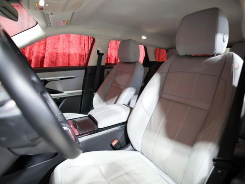 Used 2020 Land Rover Range Rover Evoque S image 13