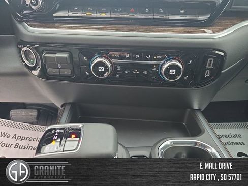 New 2026 GMC Sierra 1500 Elevation w/ Elevation Premium Package AWD/4WD image 18