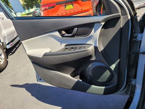 Used 2023 Hyundai Kona SEL AWD/4WD image 26