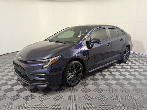 Used 2026 Toyota Corolla SE FWD image 2
