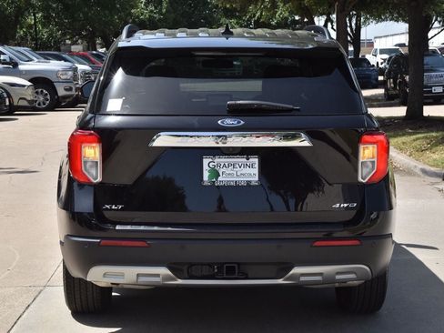 Certified 2023 Ford Explorer XLT w/ Equipment Group 202A AWD/4WD image 9