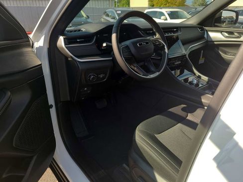 New 2025 Jeep Grand Cherokee L Laredo w/ Luxury Tech Group I image 10