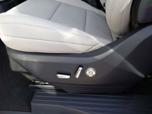 New 2026 Lincoln Navigator L Reserve image 50