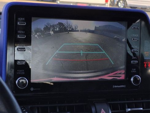 Used 2022 Toyota C-HR XLE image 19