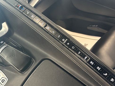 Used 2021 Chevrolet Corvette Stingray Preferred Cpe w/ Z51 Performance Package image 18