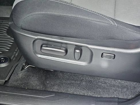 Used 2023 Toyota Tacoma TRD Off-Road AWD/4WD image 21