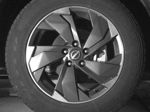 Used 2025 Nissan Rogue SV image 13