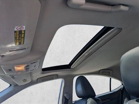 Used 2014 Lexus ES 300h w/ Luxury Package w/Bamboo Trim FWD image 15