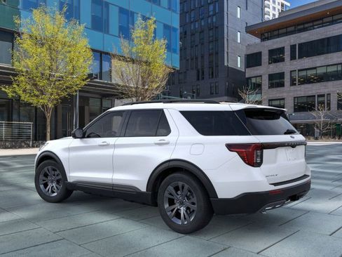 New 2026 Ford Explorer Active w/ Active Comfort Package image 4