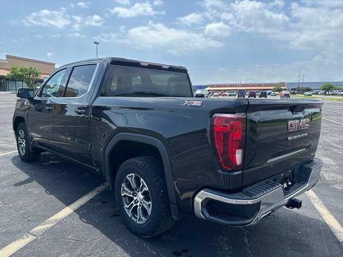 Used 2019 GMC Sierra 1500 SLE w/ X31 Off-Road Package AWD/4WD image 7