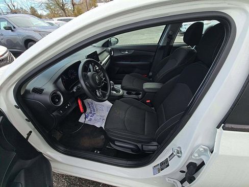 Used 2020 Kia Forte LXS image 2