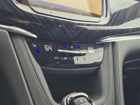 Certified 2025 Cadillac XT6 Premium Luxury image 31