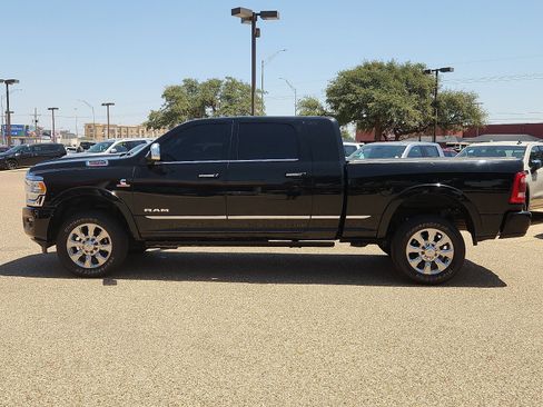 Used 2022 RAM 2500 Limited AWD/4WD image 2