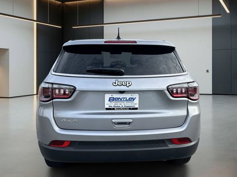 Used 2024 Jeep Compass Sport AWD/4WD image 5