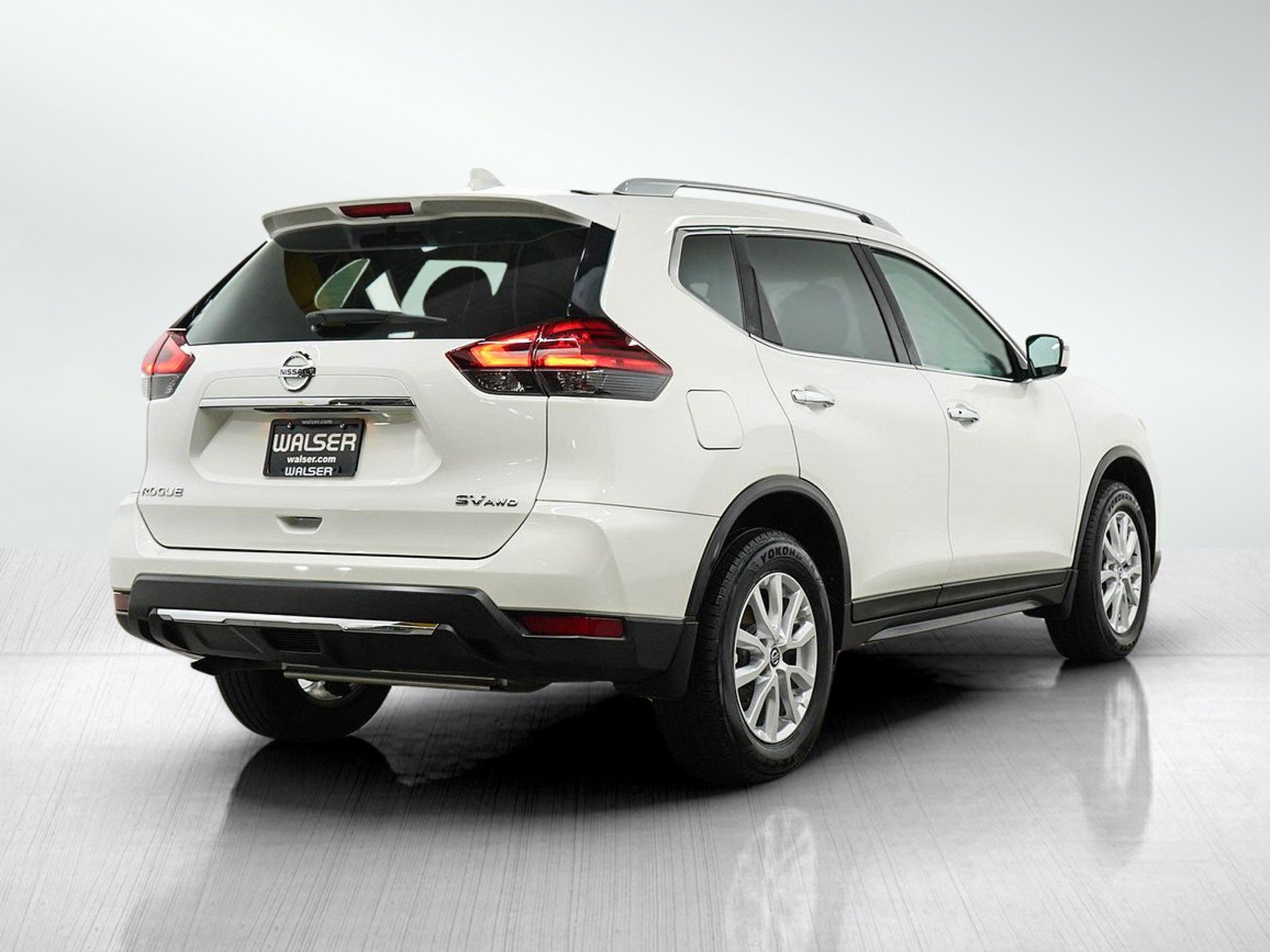Used 2017 Nissan Rogue SV AWD/4WD image 6