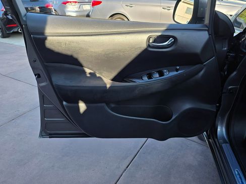 Used 2015 Nissan Leaf SV image 26