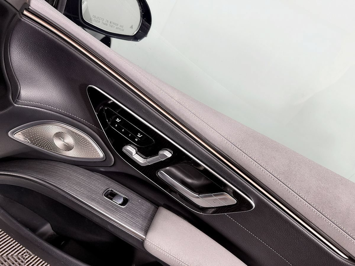 Used 2022 Mercedes-Benz EQS 580 4MATIC Sedan image 43