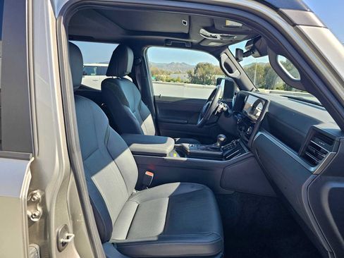 Used 2025 Lexus GX 550 AWD/4WD image 10