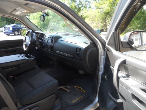 Used 2010 Chevrolet Silverado 1500 LT w/ Power Pack Plus AWD/4WD image 20