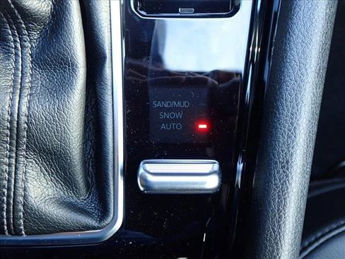 New 2026 Jeep Compass Latitude w/ Sun and Sound Group image 23