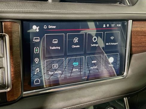 Used 2023 GMC Yukon XL Denali Ultimate AWD/4WD image 13