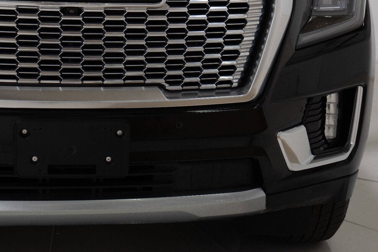 Used 2021 GMC Yukon XL Denali AWD/4WD image 12