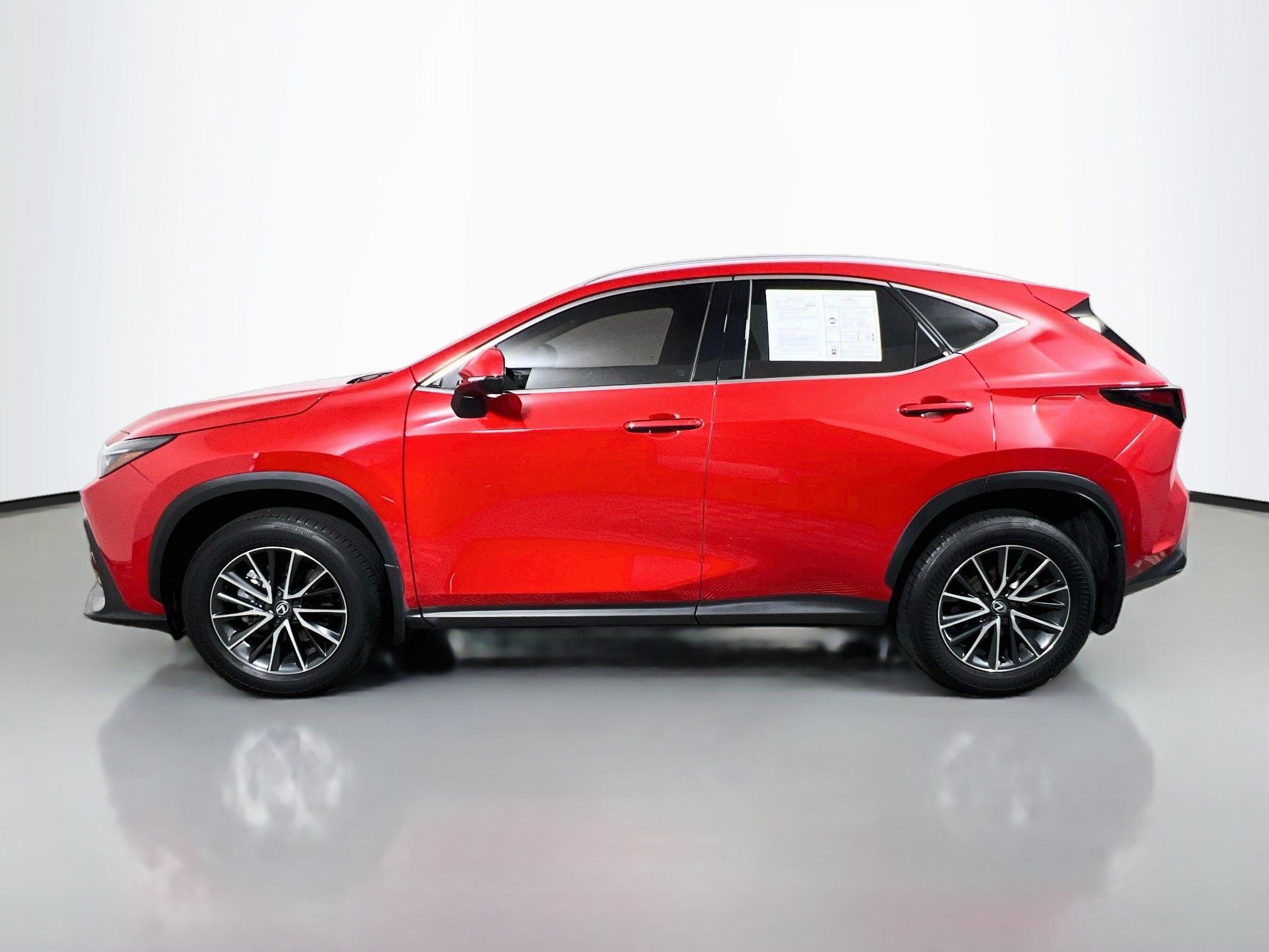 Used 2025 Lexus NX 250 FWD w/ Towing Package (2000 Lbs) image 9