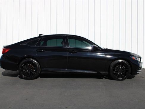Used 2018 Honda Accord EX image 8