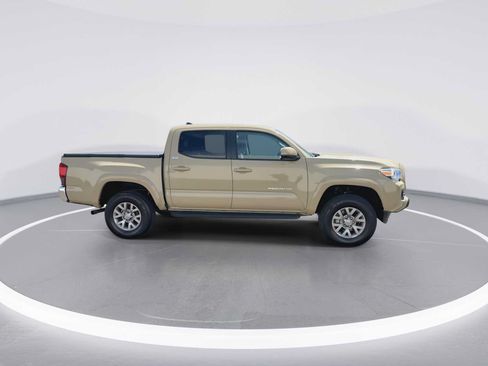 Certified 2019 Toyota Tacoma SR5 AWD/4WD image 9