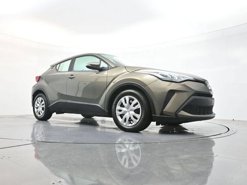 Used 2021 Toyota C-HR LE FWD image 32