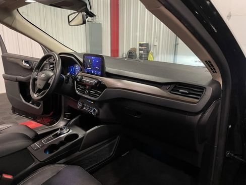 Used 2020 Ford Escape Titanium image 45