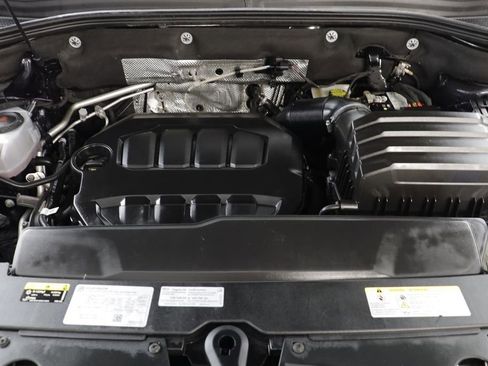 Used 2025 Volkswagen Atlas Peak Edition SE AWD/4WD image 21