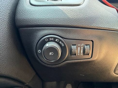 Used 2018 Jeep Compass Trailhawk w/ Popular Equipment Group AWD/4WD image 28