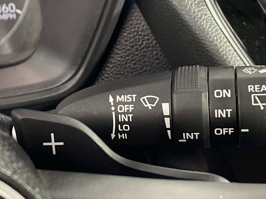 Used 2024 Toyota Corolla Cross AWD Hybrid w/ Moonroof Package image 19