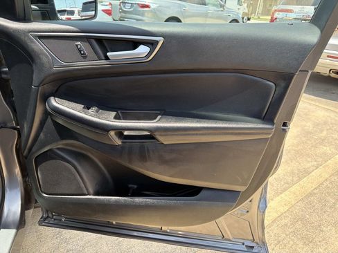 Used 2022 Ford Edge SE w/ Black Appearance Package AWD/4WD image 17
