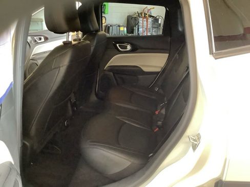 Used 2023 Jeep Compass Limited image 17